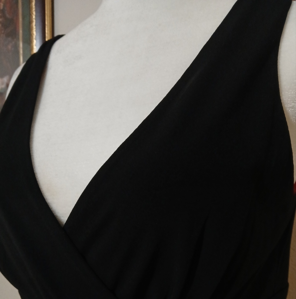 Elegant Black Sleeveless Dress